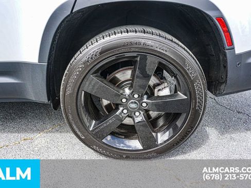 Used 2023 Land Rover Defender 130 SE image 17