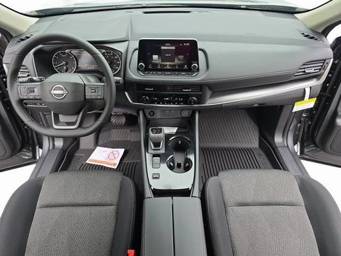 Certified 2026 Nissan Rogue SV FWD image 9
