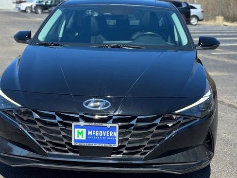 Certified 2023 Hyundai Elantra Limited FWD image 2