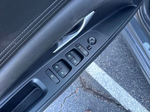 Used 2025 Hyundai Elantra SEL image 27