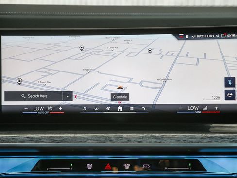 Used 2025 BMW i7 M70 w/ Executive Package AWD/4WD image 11