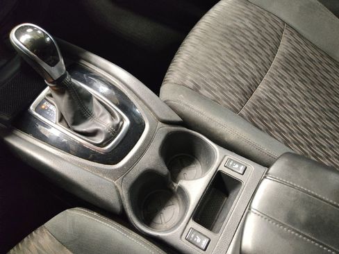 Used 2020 Nissan Rogue SV FWD image 26