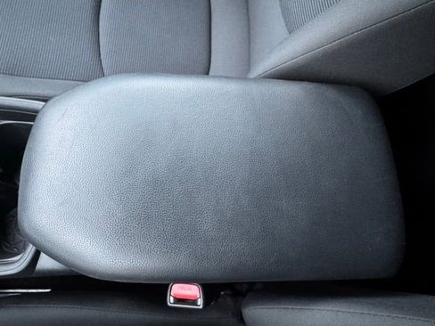 Certified 2019 Toyota RAV4 LE image 18