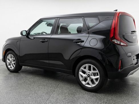 Used 2025 Kia Soul LX w/ LX Technology Package FWD image 6