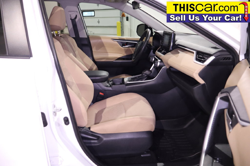 Used 2019 Toyota RAV4 XLE FWD image 33