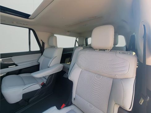 New 2026 Ford Expedition Max Platinum image 26