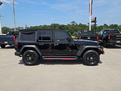 Used 2022 Jeep Wrangler Unlimited Sport AWD/4WD image 4