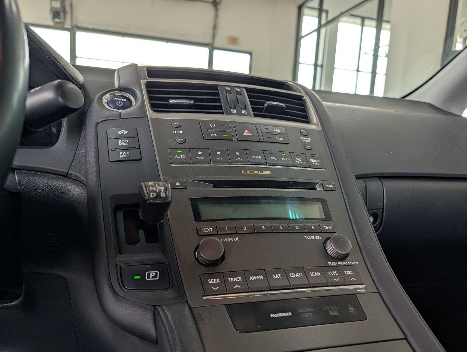 Used 2010 Lexus HS 250h w/ Preferred Accessory Package FWD image 19