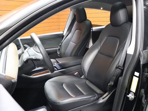 Used 2021 Tesla Model Y Long Range image 37