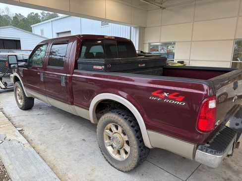 Used 2009 Ford F250 Lariat image 2