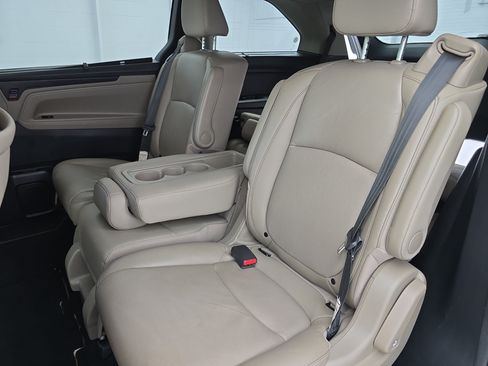Used 2023 Honda Odyssey Touring image 15