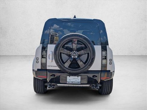 New 2026 Land Rover Defender 110 X-Dynamic SE image 8