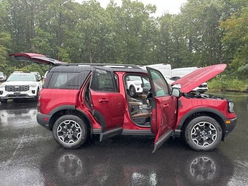 Used 2025 Ford Bronco Sport Outer Banks w/ Outer Banks Tech Package+ AWD/4WD image 29