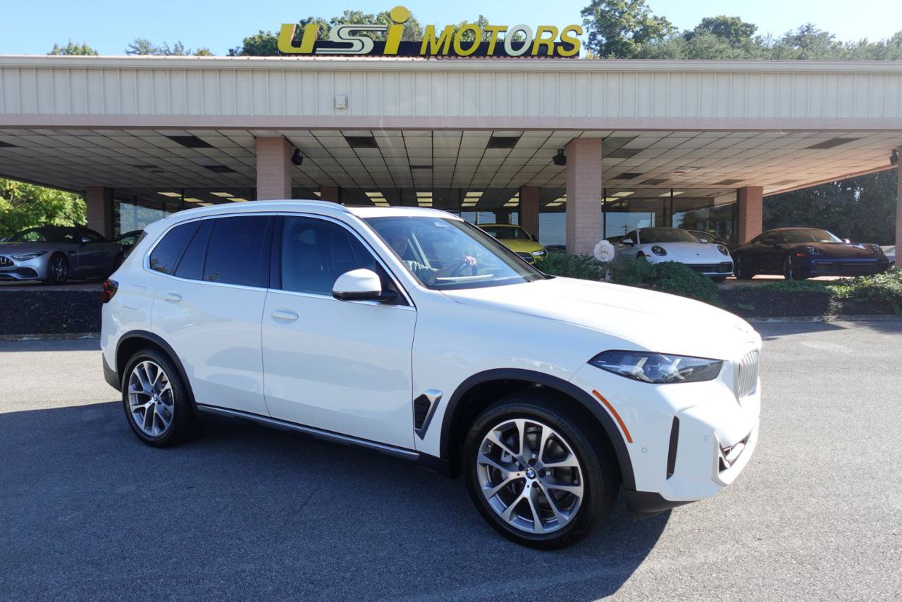 Used 2024 BMW X5 xDrive40i w/ Parking Assistance Package AWD/4WD image 23