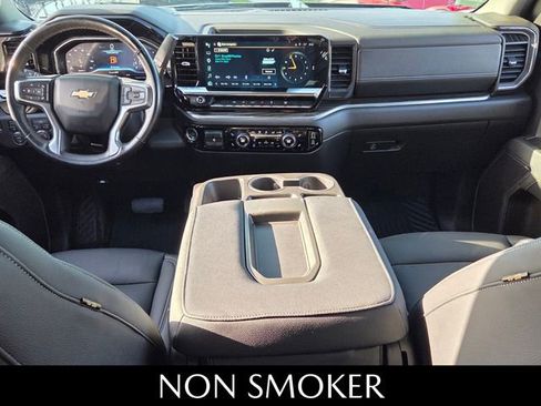 Used 2025 Chevrolet Silverado 1500 LT AWD/4WD image 9