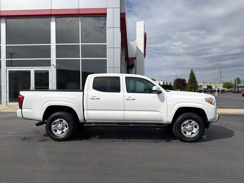 Used 2023 Toyota Tacoma SR AWD/4WD image 7