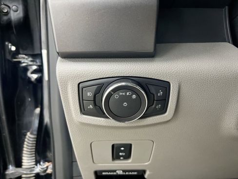 Used 2017 Ford F250 XLT w/ XLT Value Package AWD/4WD image 17