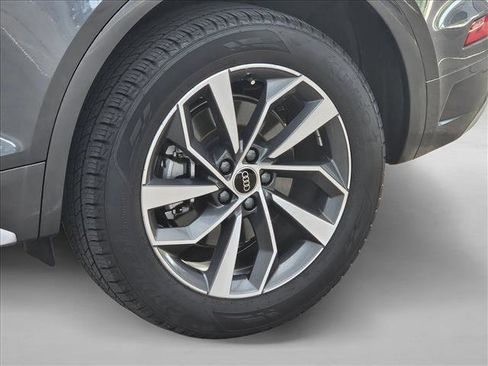 Used 2023 Audi Q5 2.0T Premium Plus w/ Premium Plus Package AWD/4WD image 9