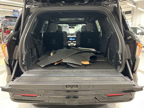 New 2026 Lincoln Navigator Reserve AWD/4WD image 33