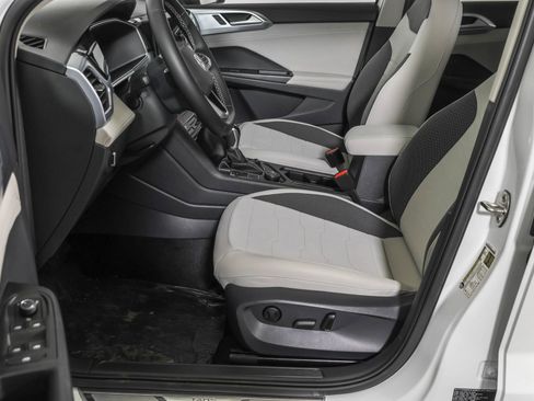 New 2026 Volkswagen Taos SE image 61