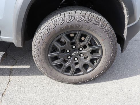 Used 2025 Chevrolet Colorado Trail Boss image 38