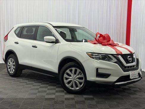 Used 2017 Nissan Rogue S image 1