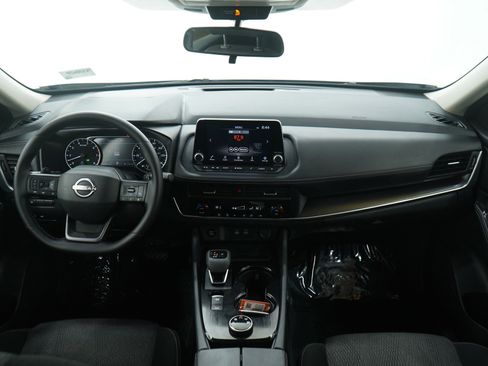 Used 2025 Nissan Rogue SV AWD/4WD image 13
