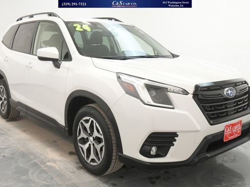 Used 2024 Subaru Forester Premium image 1