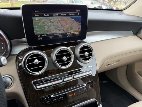 Used 2018 Mercedes-Benz GLC 300 4MATIC image 13