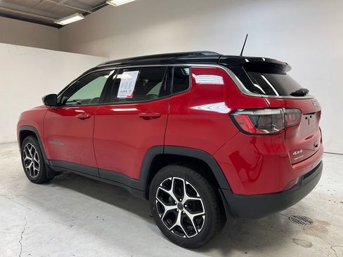 Used 2023 Jeep Compass Limited AWD/4WD image 11