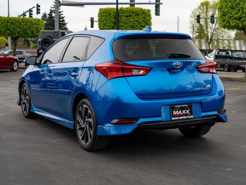 Used 2018 Toyota Corolla iM w/ All-Weather Mat Package FWD image 13