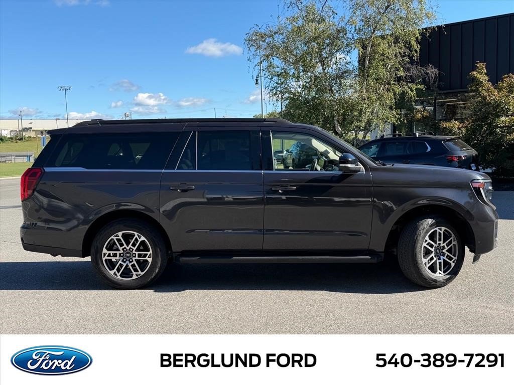 Used 2025 Ford Expedition Max Active AWD/4WD image 4