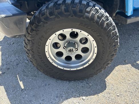 Used 2017 Jeep Wrangler Unlimited Sahara w/ Quick Order Package 24E Chief AWD/4WD image 13