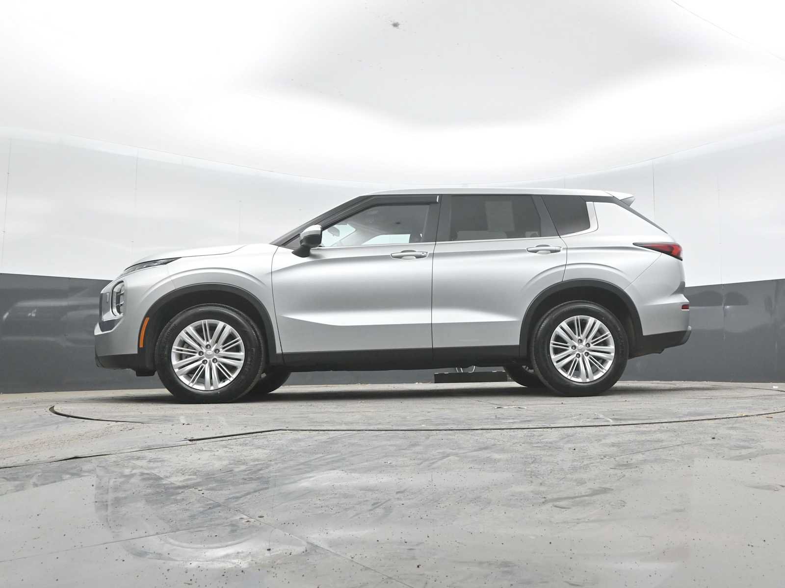 Used 2024 Mitsubishi Outlander ES AWD/4WD image 40