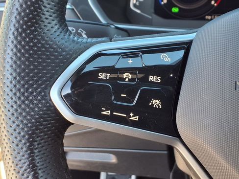 Certified 2022 Volkswagen Tiguan SEL R-Line image 21