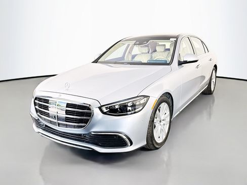 Used 2022 Mercedes-Benz S 500 4MATIC image 4