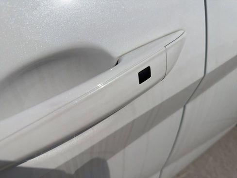 New 2025 Hyundai Elantra SEL FWD image 10