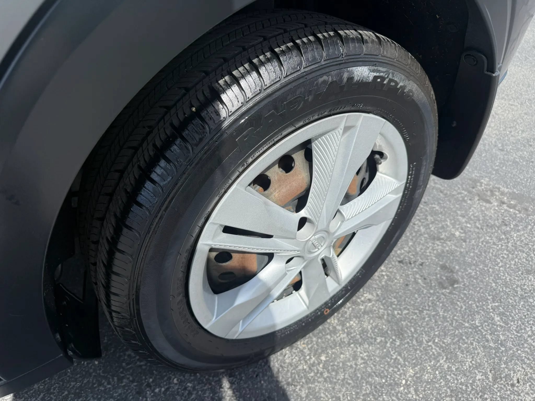 Used 2021 Nissan Kicks S FWD image 29