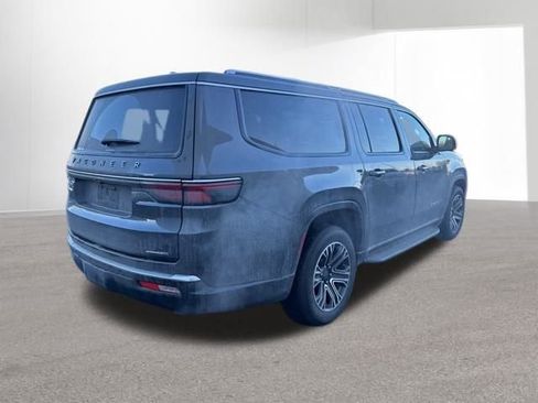 Used 2024 Jeep Wagoneer L Series II w/ Flexible Seating Group image 10