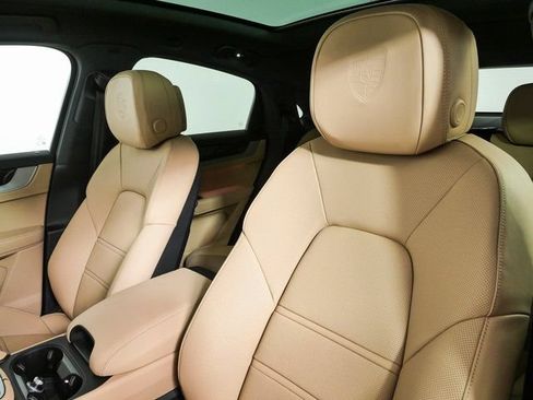 New 2026 Porsche Cayenne Coupe AWD/4WD image 5
