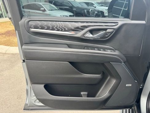 Used 2023 GMC Yukon XL Denali image 10