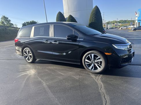 Used 2022 Honda Odyssey Touring image 1