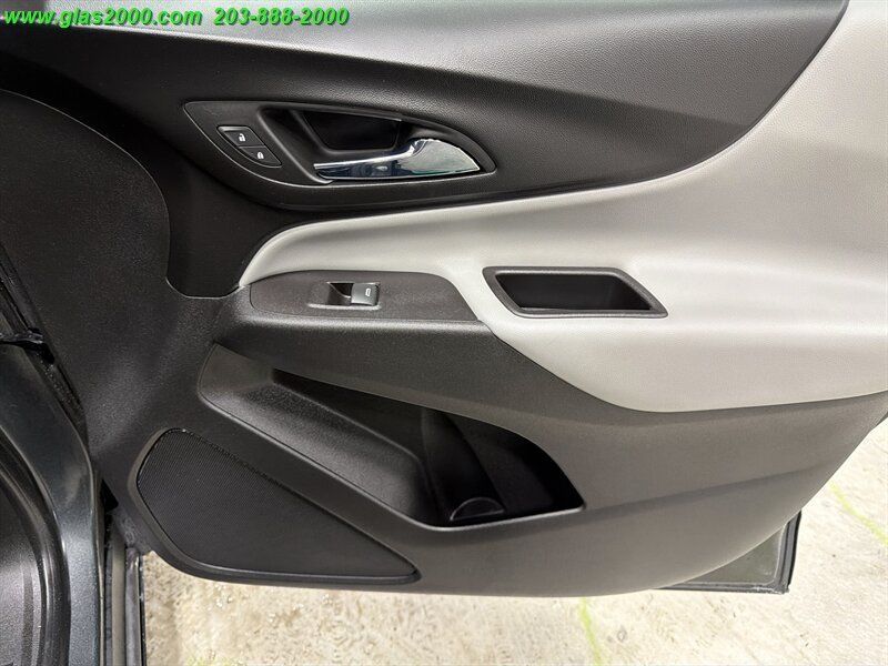 Used 2020 Chevrolet Equinox LS AWD/4WD image 26