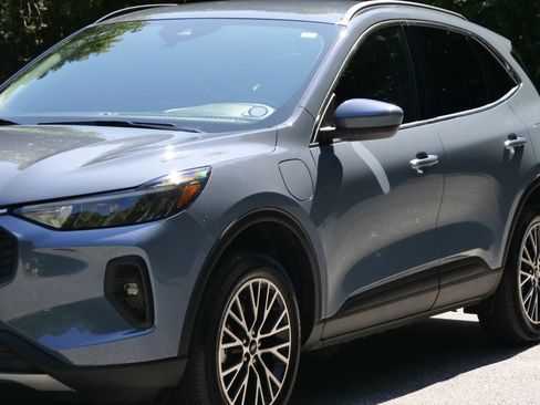 Used 2024 Ford Escape SE image 37