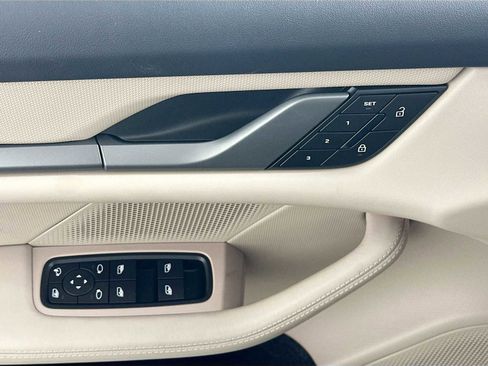 New 2025 Porsche Taycan 4S image 19