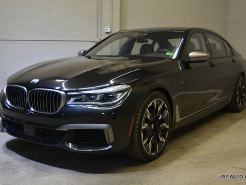 Used 2017 BMW M760i xDrive image 2