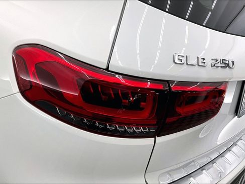 Certified 2022 Mercedes-Benz GLB 250 image 27