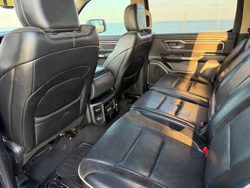 Used 2019 RAM 1500 Laramie AWD/4WD image 13