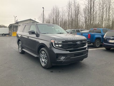 New 2026 Ford Expedition Active AWD/4WD image 3