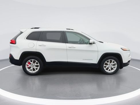 Used 2015 Jeep Cherokee Latitude AWD/4WD image 9